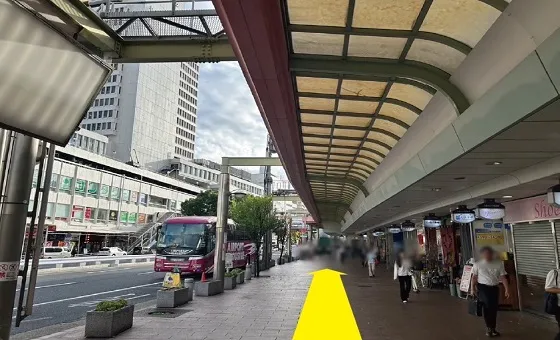 そのまま約300メートルほど直進します。